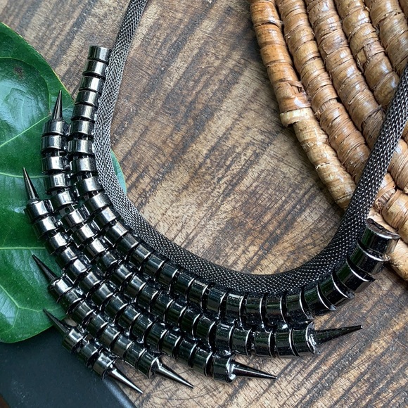 Spiky drop statement metal necklace - Picture 6 of 6